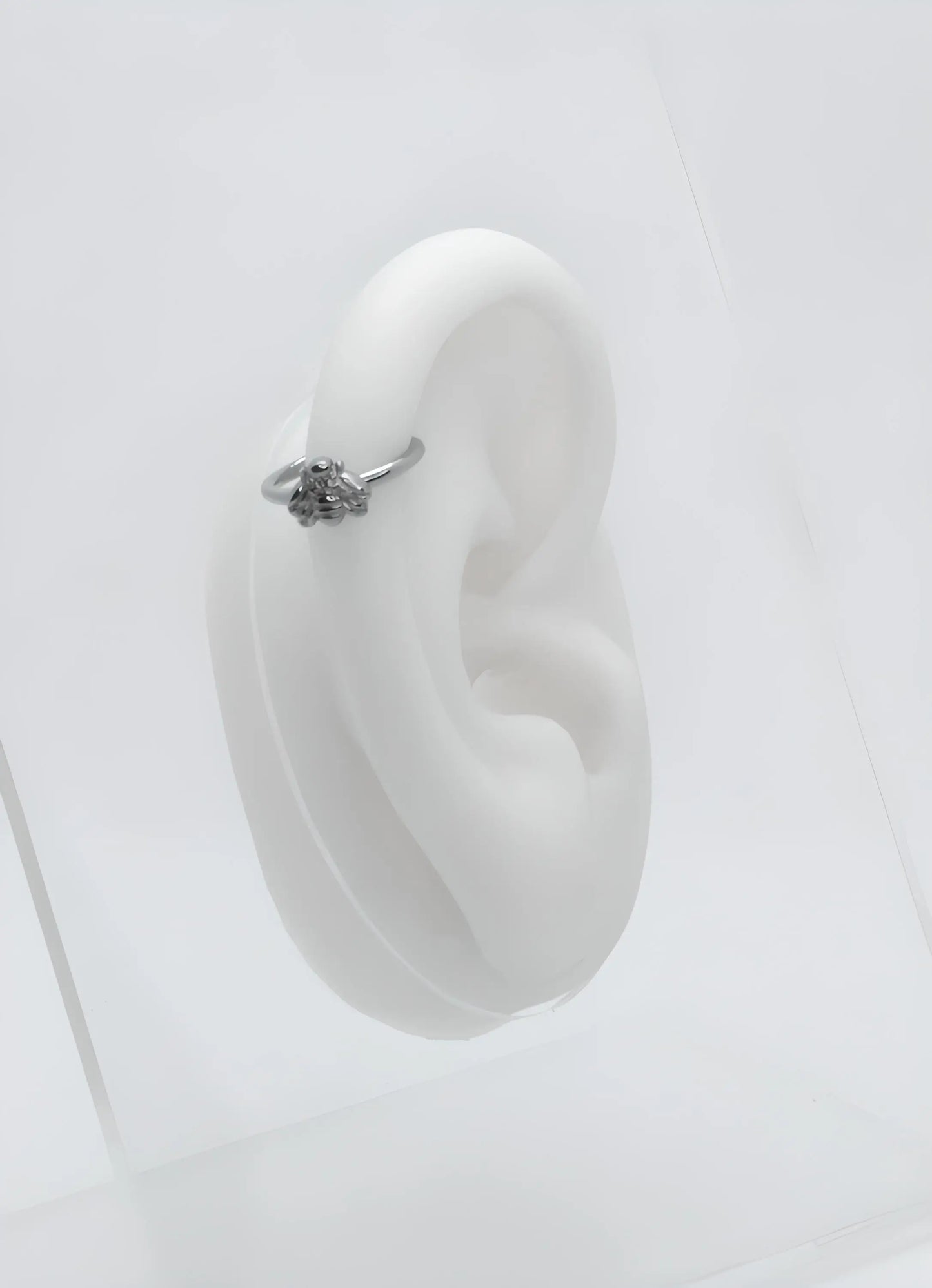 Anneau piercing hélix abeille titane