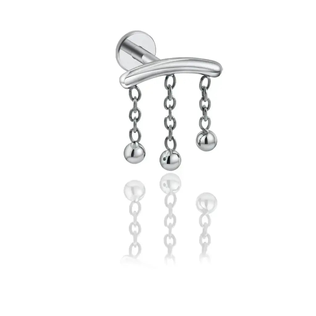 PIercing labret pendant avec 3 chainette en titane.