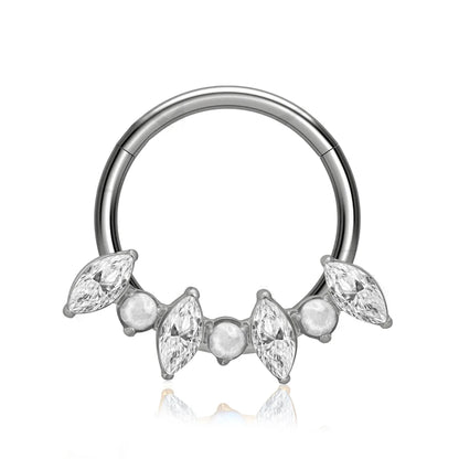 Piercing daith anneau clicker Hopi en titane argenté avec cristaux marquise et pierres effet opale