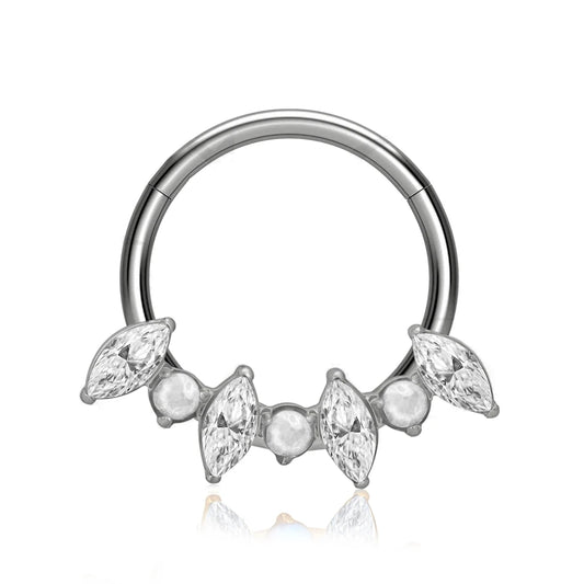 Piercing daith anneau clicker Hopi en titane argenté avec cristaux marquise et pierres effet opale