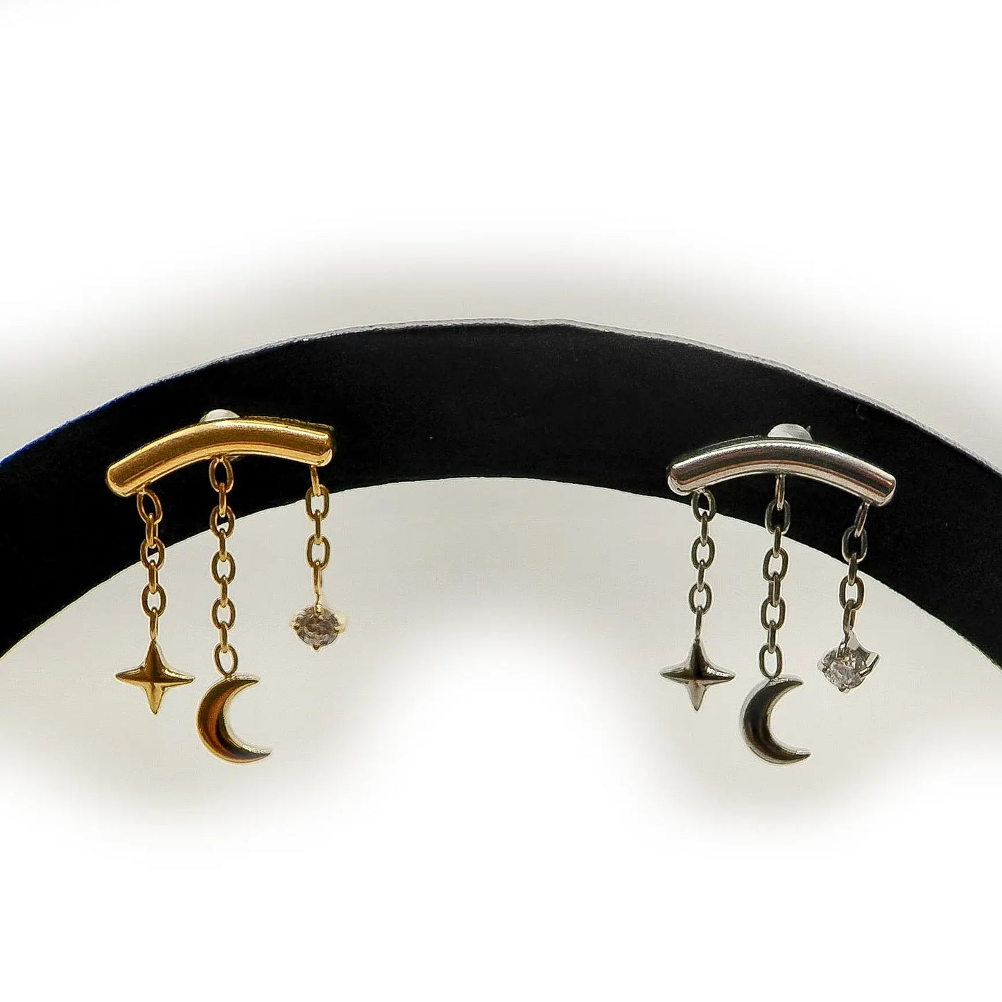 Galaxia, bijoux de piercing hidden helix étoile lune et brillant en titane ASTM F-136, variantes dorée et argentée sur présentoir